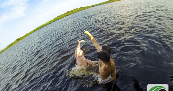 Instituto Anahata de Bototerapia, parceria da AMPA pela sustentabilidade. A Boterapia e o turismo com Botos (em processo de regulamentação) podem significar valiosas estratégias na conservação destes cetáceos